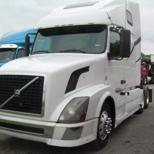 2011 Volvo VNL T/A Sleeper