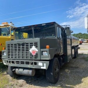 OSHKOSH AIRCRAFT REFUELING TANKER