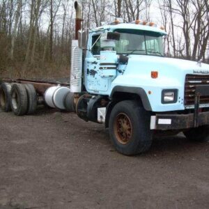 1998 MACK RD TRI/A CAB & CHASSIS