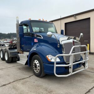2015 Kenworth T680 T/A Day Cab