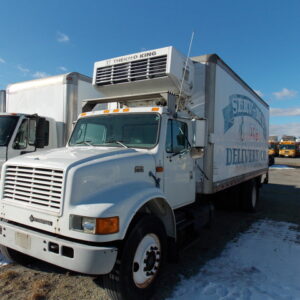 1997 International 4900 w/ 22' Reefer Body.