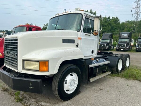 1999 Mack CH613 T/A Day Cab