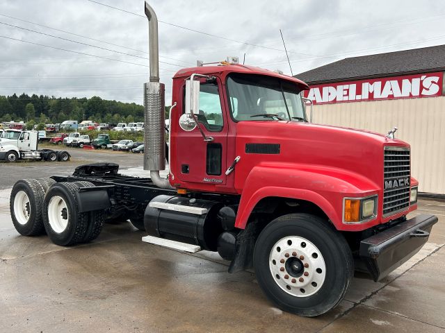 2007 Mack CHN613 T/A Day Cab
