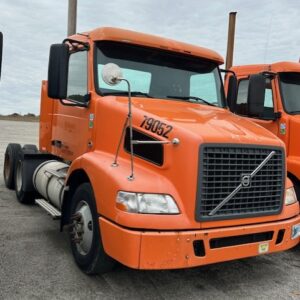 (30) 2008-2010 Volvo VNM T/A Day Cab Tractors