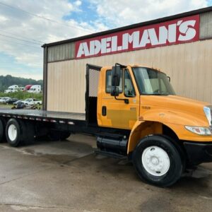 2005 International 4400 T/A Flatbed