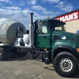 2004 Mack Granite Mixer