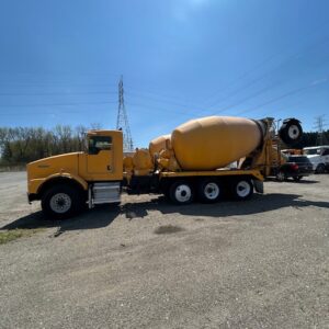 2001 Kenworth T800- McNeilus Mixer