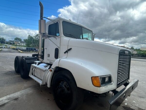 1999 Freightliner FLD112 T/A Daycab