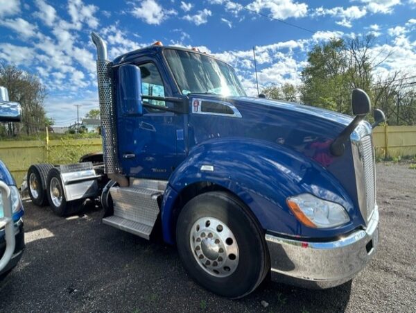 2020 Kenworth T680 T/A Daycab