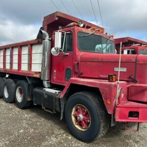 1978 International Paystar 5000- Tri Axle Dump