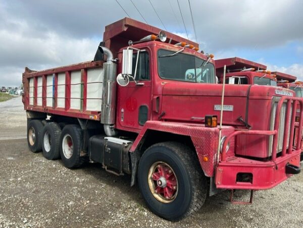 1978 International Paystar 5000- Tri Axle Dump