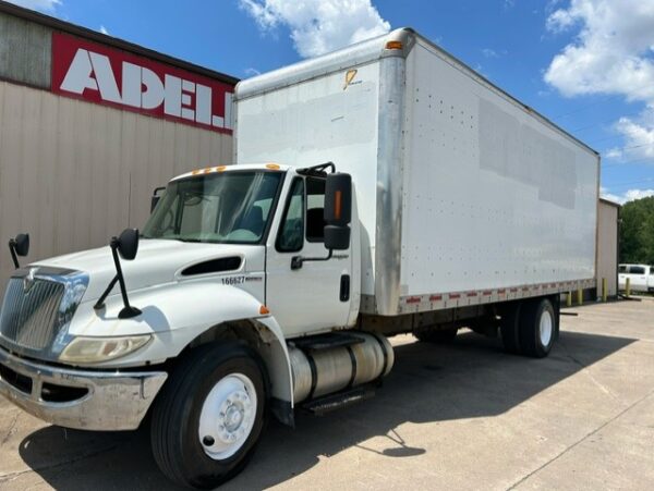 2010 International 9300- 28 ft Box Truck