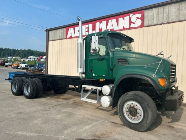 2005 Mack Granite 6x6 Cab and Chassis
