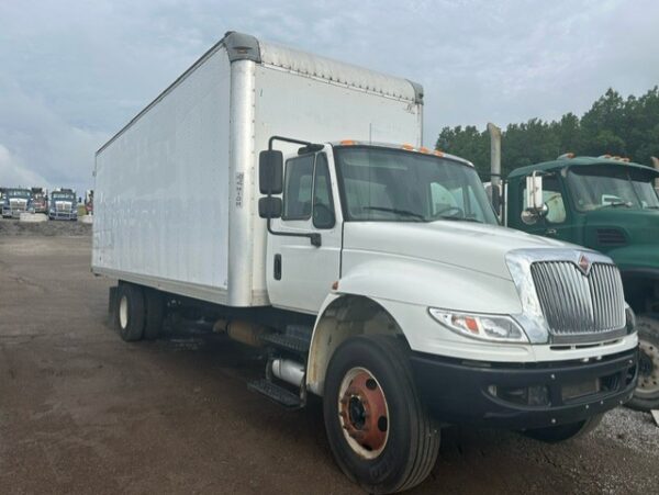 2015 International 4300- 28ft Box Truck