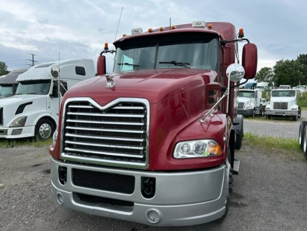 2009 Mack CXU613 T/A Sleeper
