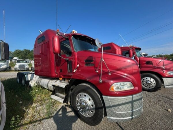 2009 Mack CXU613 T/A Sleeper