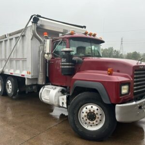 1999 Mack  – Tri Axle Dump