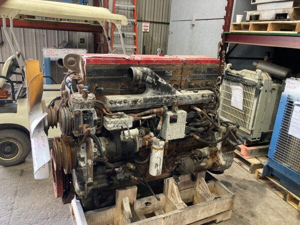 2001 Cummins N14+ Red Top