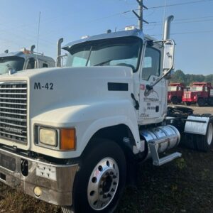 2014 Mack CHU 613- T/A Daycab