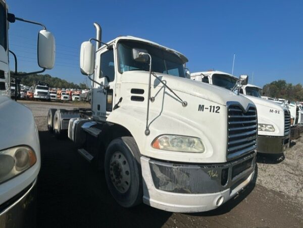 2012 Mack CXU613- T/A Daycab