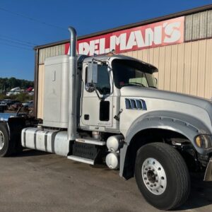 2013 Mack Granite GU713- T/A Sleeper