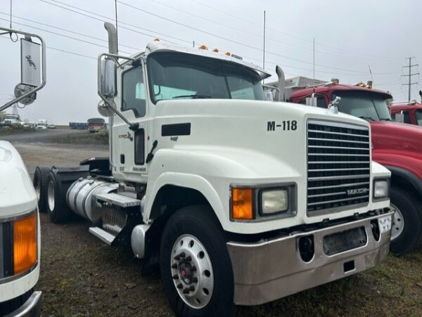 2014 Mack CHU613- T/A Daycab