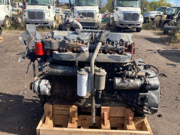 1997 Mack EM7-300 4 Valve