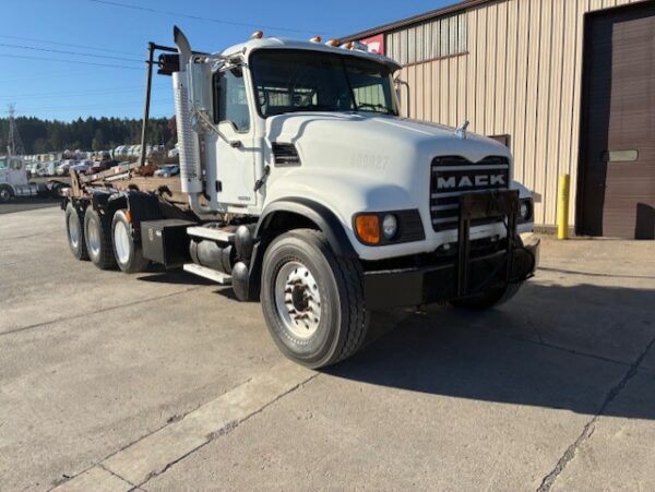 2003 MACK CV713 ROLL OFF