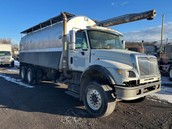 2008 INTERNATIONAL GRAIN TANKER