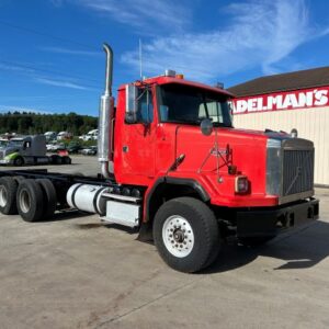 2001 VOLVO / AUTOCAR TANKER
