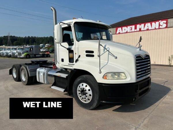 2012 MACK CXU613 DAY CAB