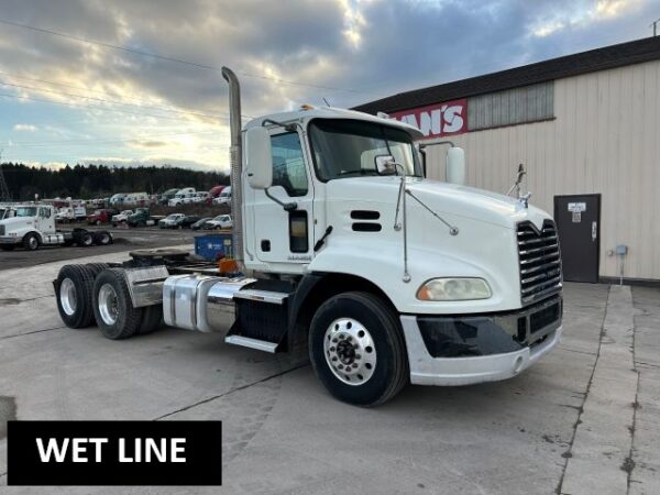 2012 MACK CXU613 DAY CAB