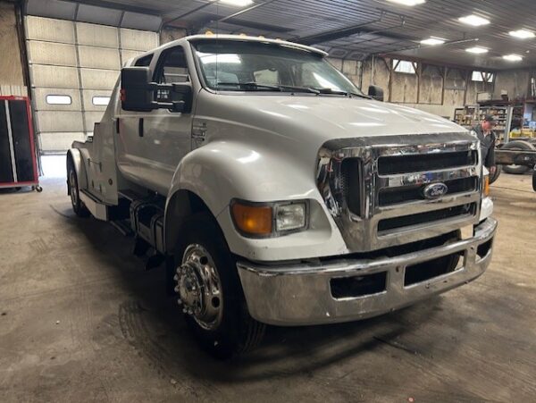 2001 FORD 600 SERIES CREW CAB