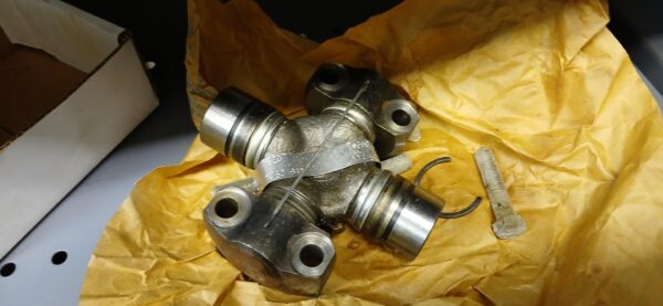 Warner NEW 114-5210A U Joints