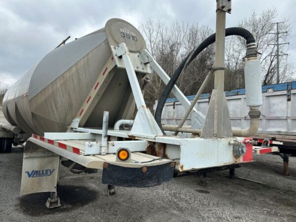 2001 TREM PNEUMATIC BULK TRAILER