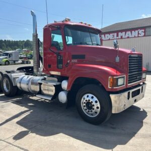 2013 MACK DAY CAB