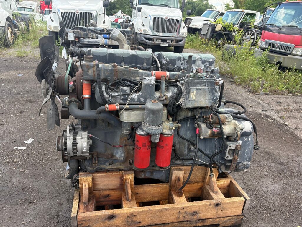 Mack EM7-300 Etech Used Diesel Takeout Engine