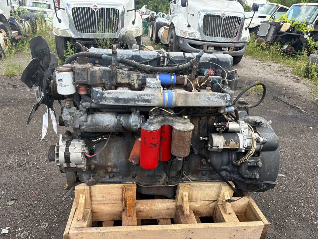 1999 EM7-300 Etech Mack Engine