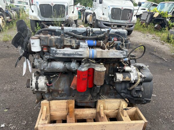 1999 EM7-300 Etech Mack Engine