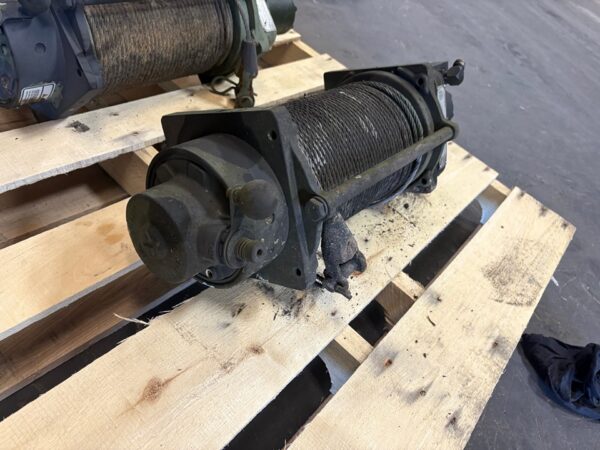 3000 Lb. Hydraulic Winch