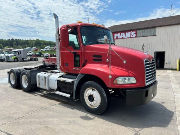 2015 MACK CXU 613