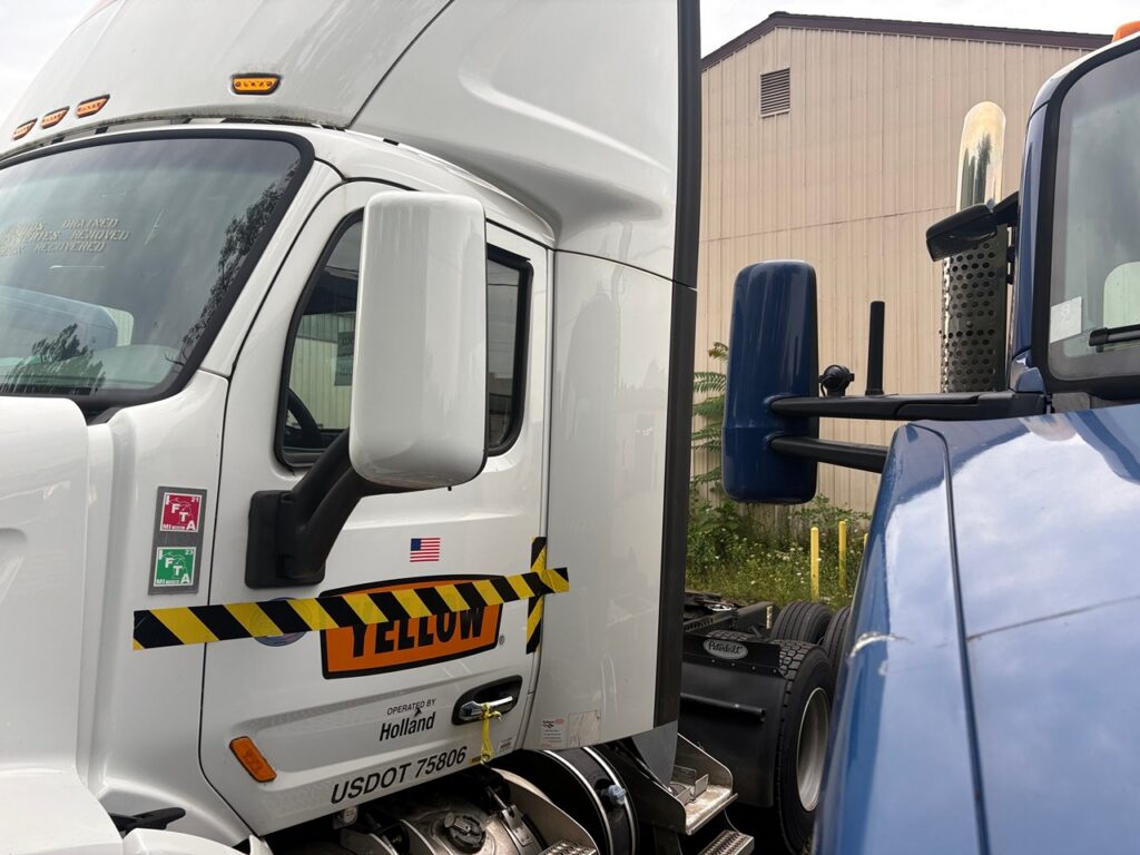 Nice Paccar Peterbilt 579 Cab