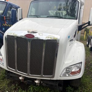 Nice Paccar Peterbilt 579 Hood